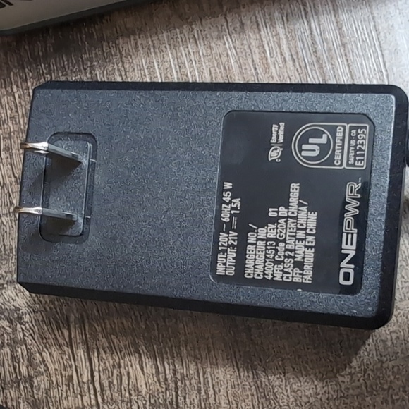 Hoover OnePwr Lithium-Ion 4.0 Max 3X Speed Charger/Battery 20V BH25040 - Picture 4 of 6